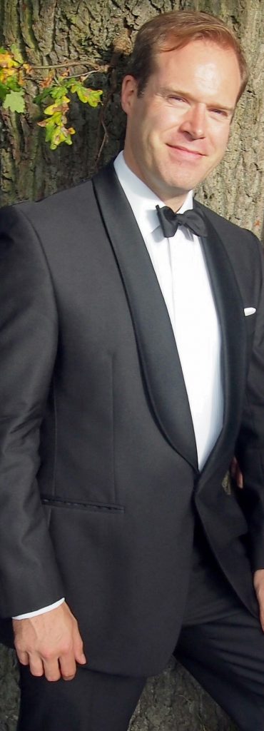 Book a bass-baritone opera singer for a superb performance